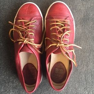 Frye Mindy Low Lace Sneakers size 6 burnt red.